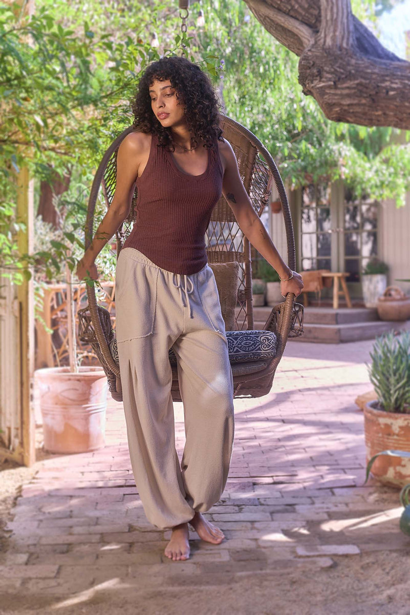 Suki Scoop Neck Rib Tank - Cacao – PROJECT SOCIAL T