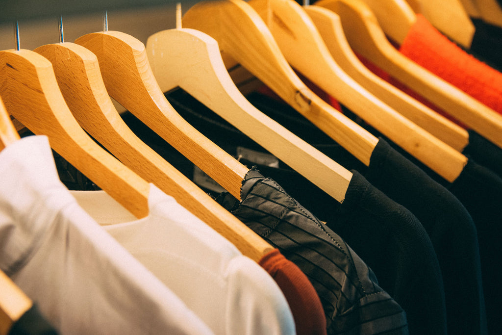 Five Common Types Of T-Shirts Hang Tags, Pick Better Option