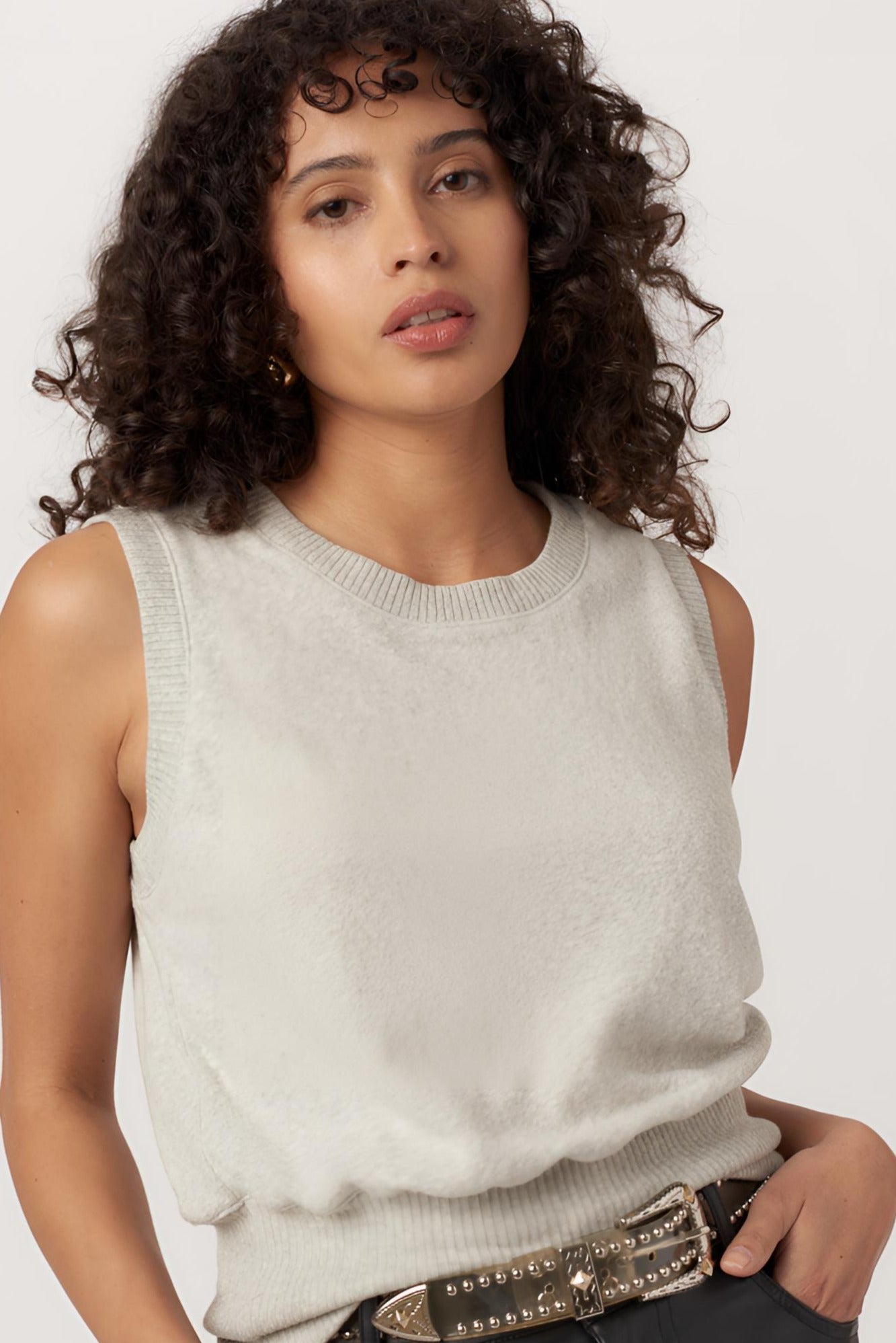 Kamora Cozy Scoop Neck Vest – PROJECT SOCIAL T