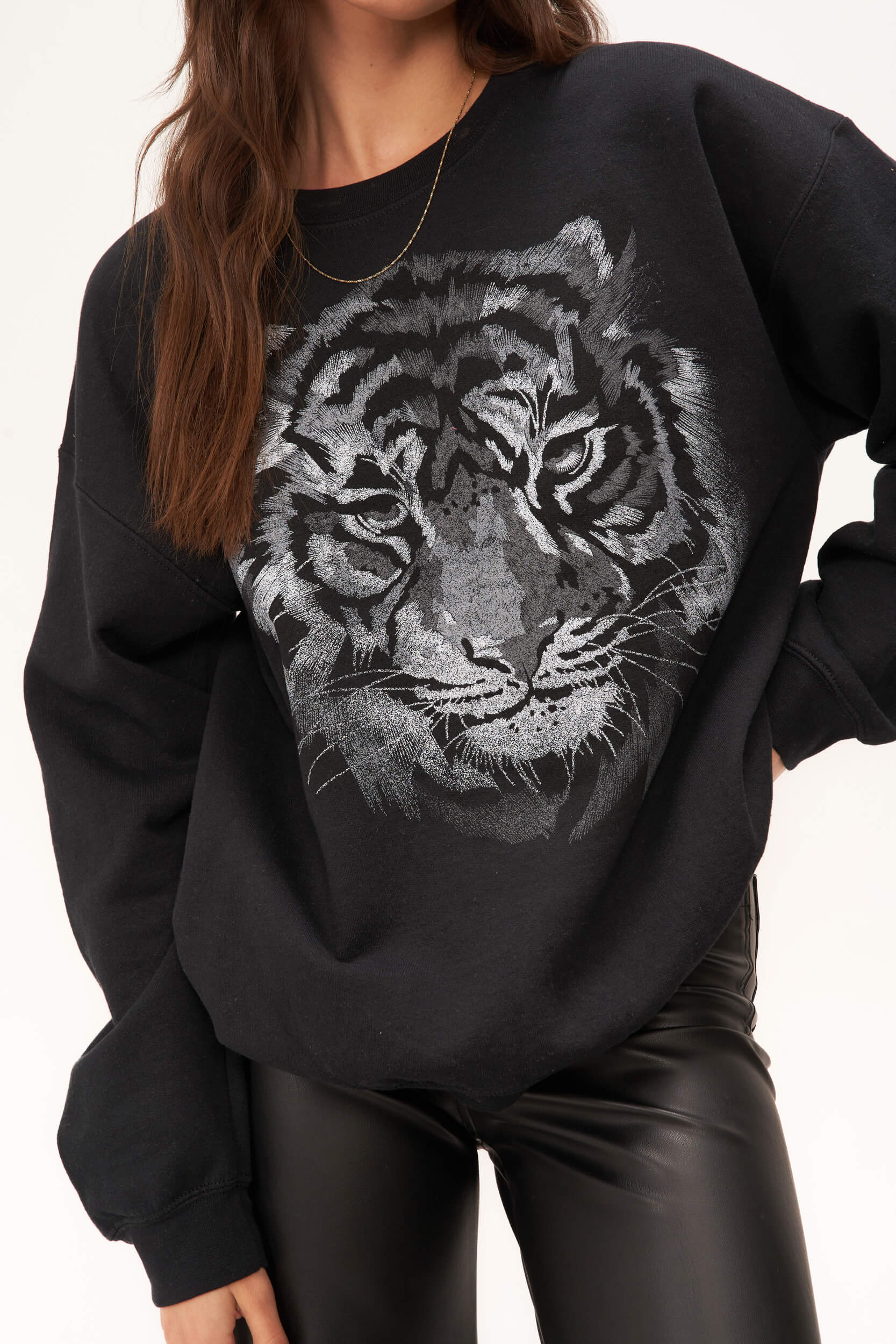 Tiger Oversized Sweatshirt – Black T SOCIAL PROJECT 